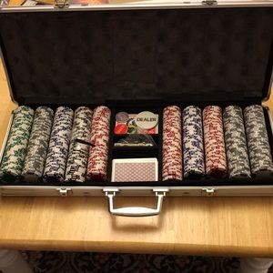 Fat Cat 11.5 Gram Texas Hold 'em Claytec Poker Chip Set with Aluminum Case